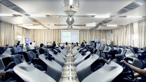 從駕校到藍(lán)天 機(jī)動車駕駛與飛行培訓(xùn)的奇妙交織